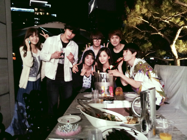 [PIC][27/06/2012] Seo Hyun tổ chức sinh nhật bên gia đinh SM 117BA6454FE9CAA6280B39