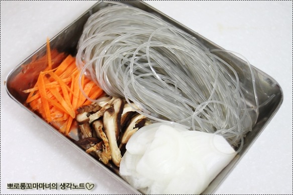 전자렌지로 쉽게 만드는 반찬모음(잡채,진미채,깻잎,오징어,버섯
