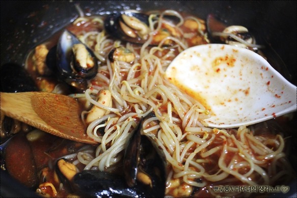 3500원짜리 홍합콩나물찜~홍합국물과 콩나물과 매콤한 양념의 조