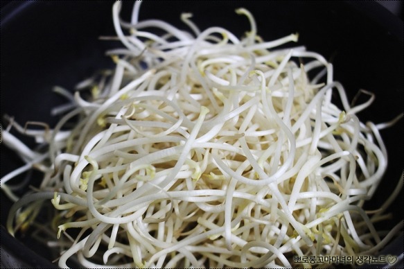 3500원짜리 홍합콩나물찜~홍합국물과 콩나물과 매콤한 양념의 조