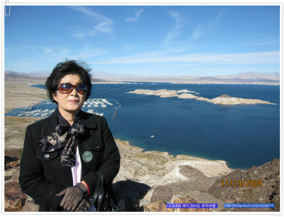 바이패스가 완공된 후버 댐(Hoover Dam)과 레이크 미드(Lake Mead)