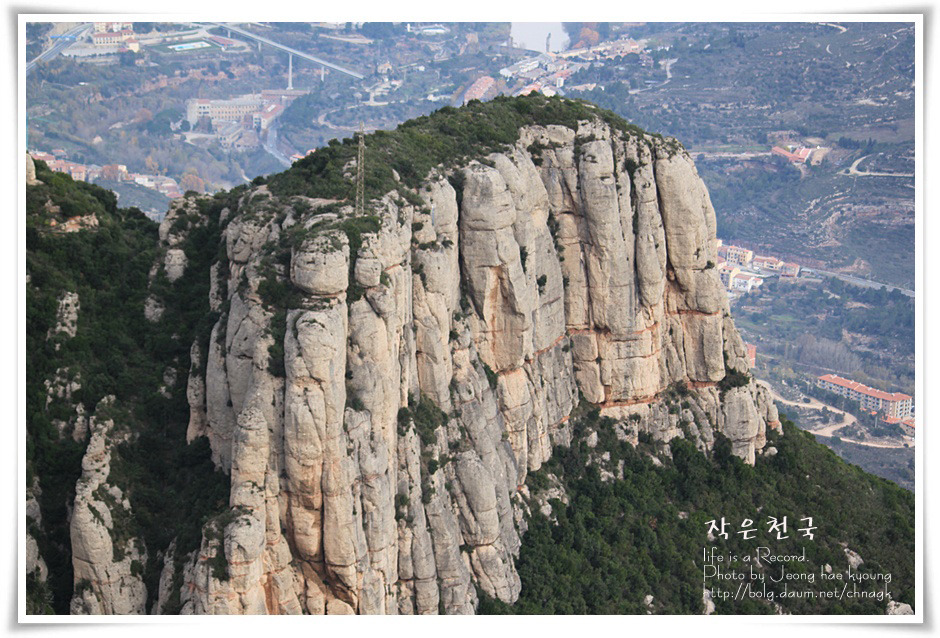 [스페인] 기암절벽에 세워진 성당 '몬세라트'