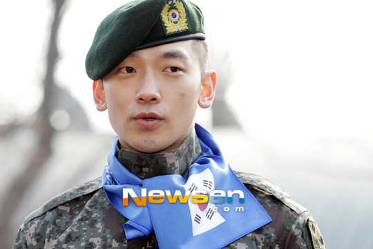 [200 Fotos ]19/01/13 Rain participará en 'La Primer Caminata Amor por el País con Seoulite