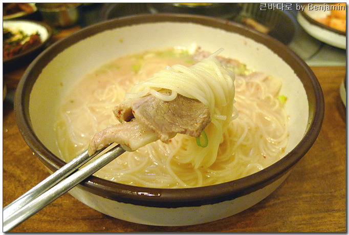 돼지의유혹 이미지