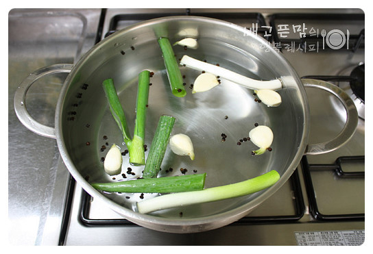[부추 닭 국수]