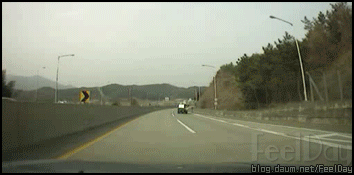 렌트카 과속운전자의 최후.gif | 인스티즈