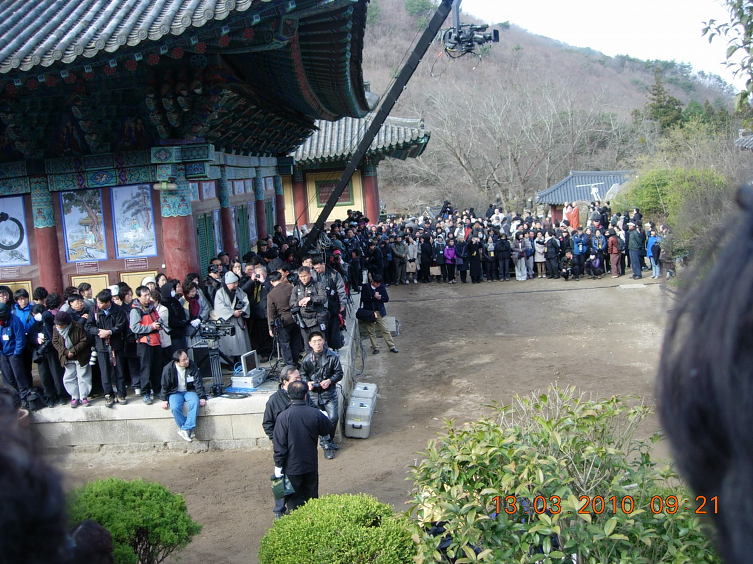 법정스님 송광사에서 다비장으로 이운