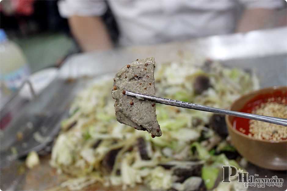 신림맛집-신림동의 명물인 순대타운 백순대와 순대곱창볶음의 맛.추억의 맛으로 기억하면 좋을듯-