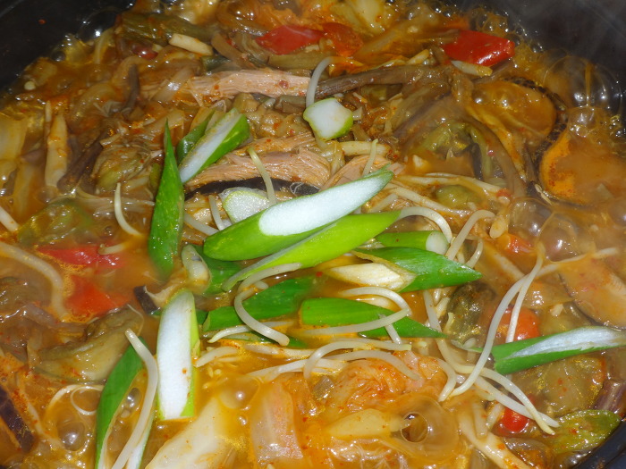 해죽순과 초석잠을 넣어 육개장이 아닌 채개장을...