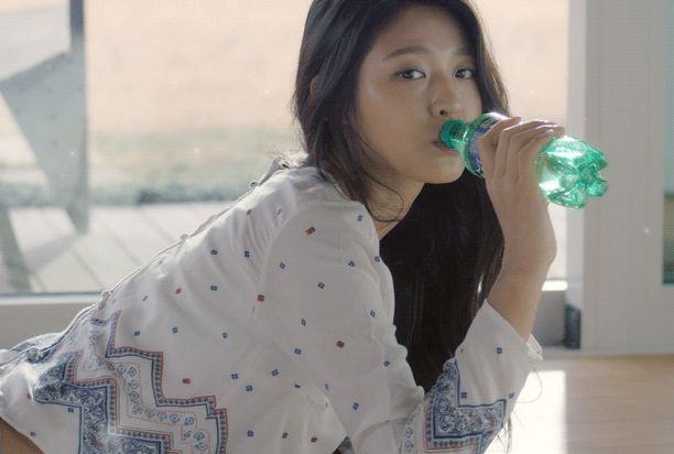 【 女 연예인 GIF 움짤이미지 】 