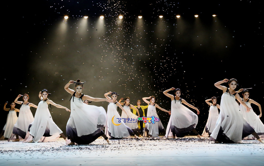 서울문화재단 선정작 조선 3대 여류시인 이옥봉 ‘몽혼’ 대학로 아르코대극장 공연 경희대학교 무용학부 안병주교수 