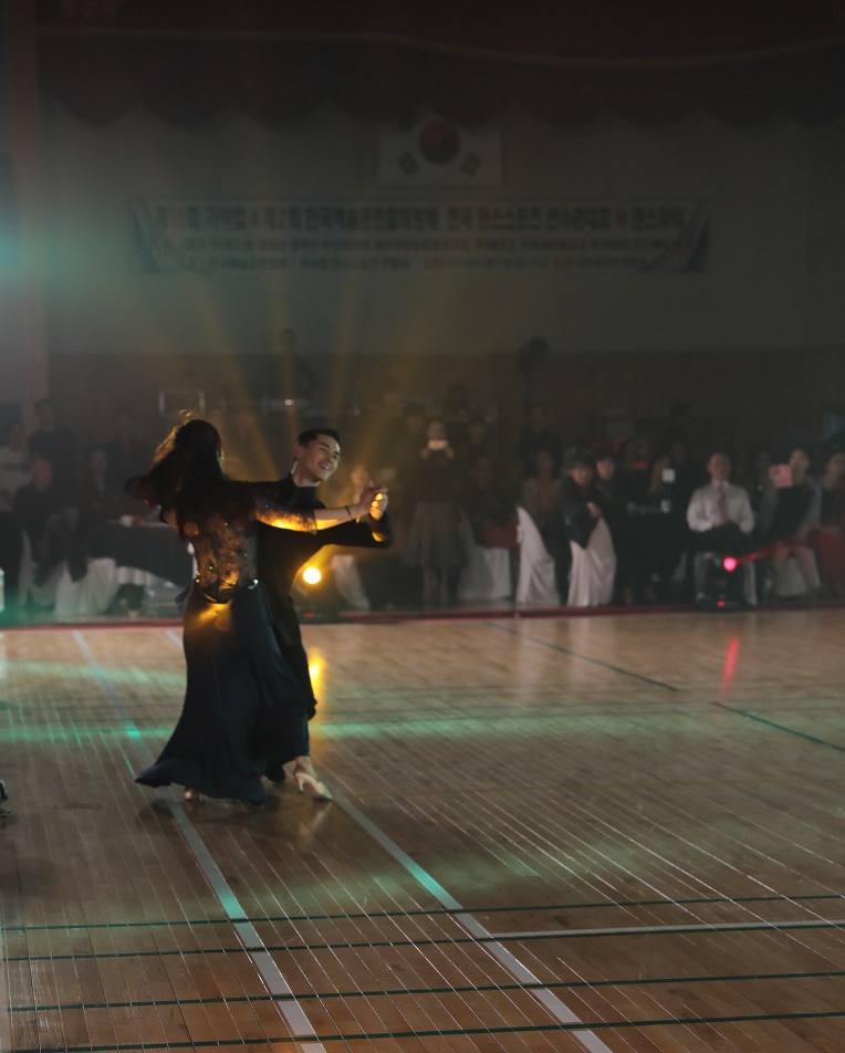 제12회가야컵 제2회 협회장배 댄스스포츠대회및파티//특별초청시범(안정원&장현아)