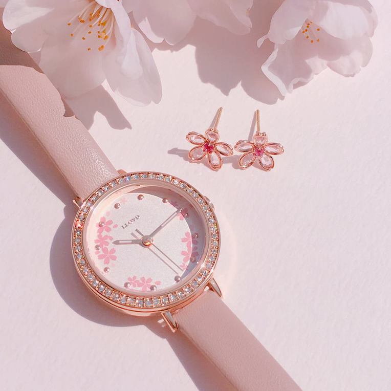 #로이드대학로점GO🎁 벚꽃 흩날리 듯, 대학로 벚꽃시계🌸 