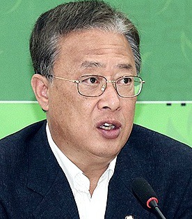 [유성엽 민주평화당 의원] 재정지출을 포함한 공공부문의 지출을 크게 줄이지 않으면, 경제난과 경제적인 고통을 해소하는 것은 사실상 불가능하다. 
