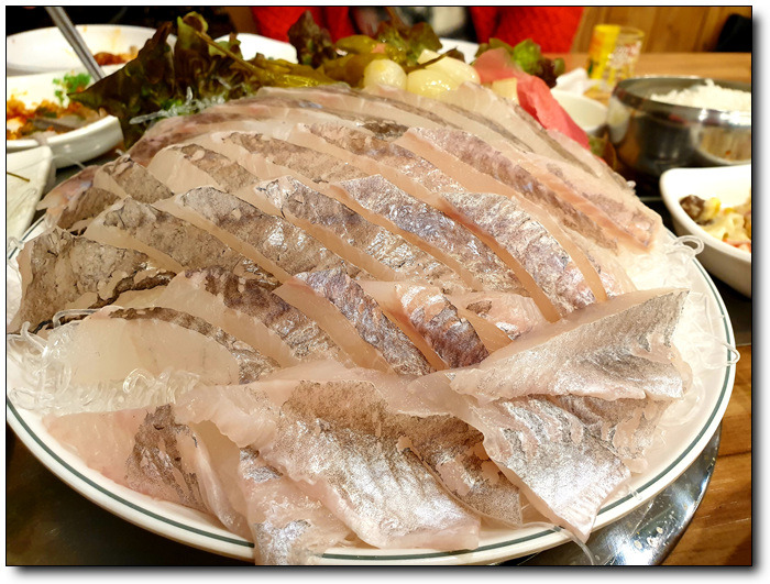 [사당역 맛집] 생일 턱 쏘기에 딱 좋은 부담없는 횟집 <속초어시장>
