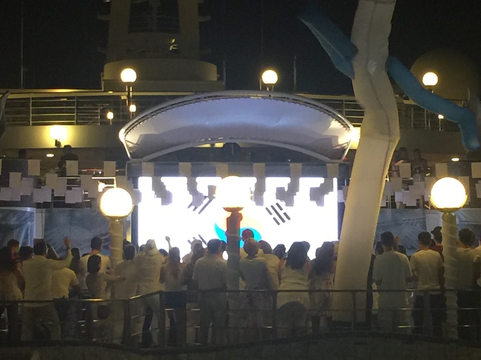  동부 카리브 해 쿠르즈 여행중 가장 신나는 'White Night Party".(Eastern Caribbean Sea MSC Cruises)