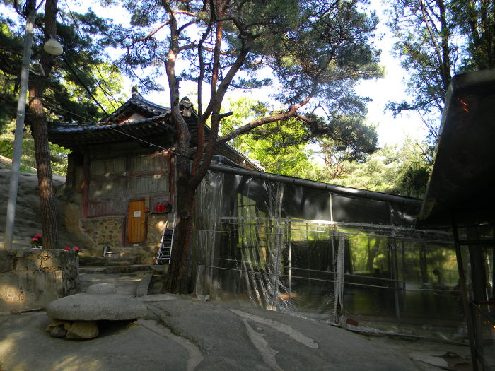 아차산 영화사 (삼성각, 미륵전, 미륵전 숲길, 석불 모자 모양의 돌덩어리)